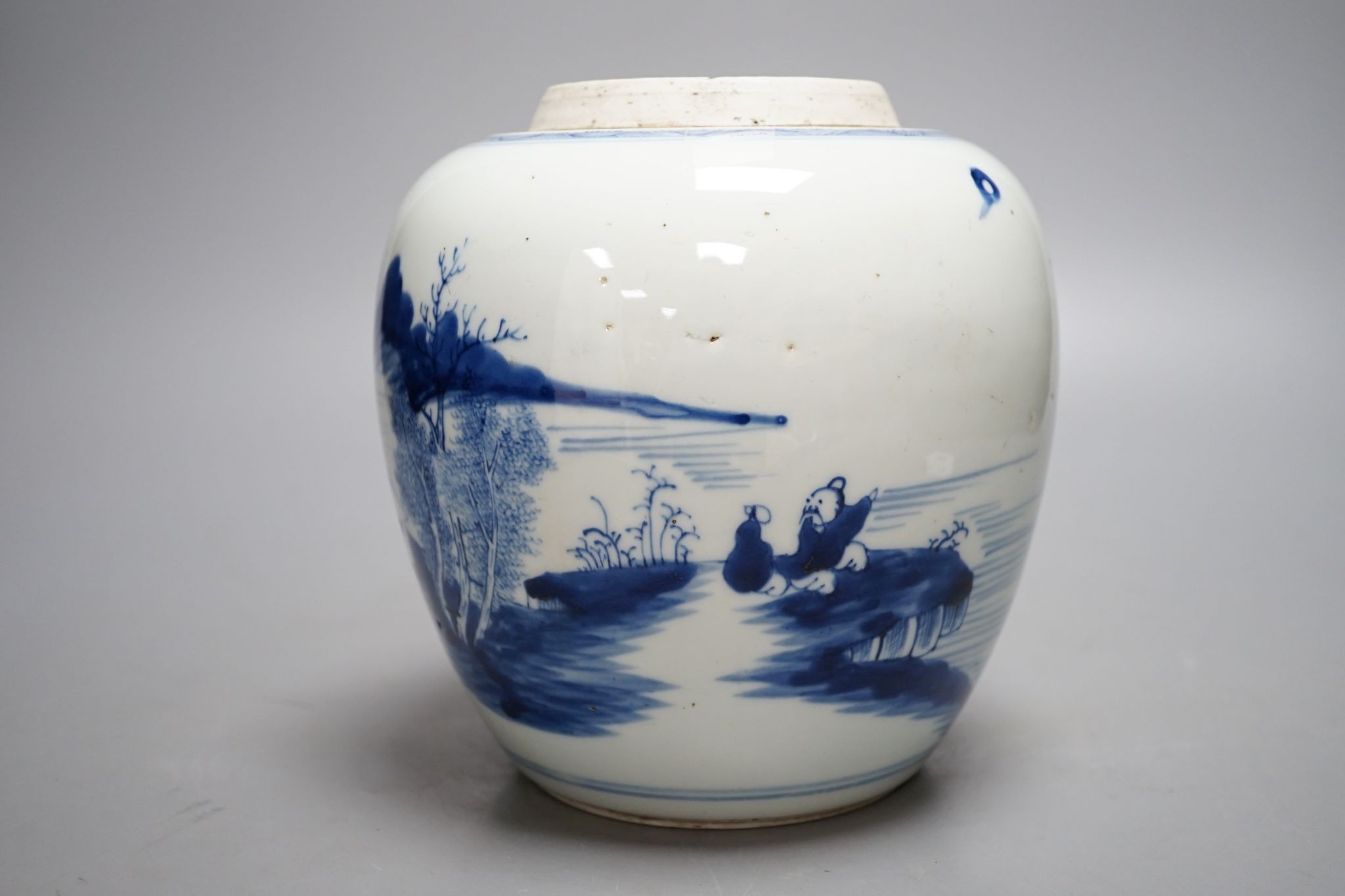 An 18th century Chinese blue and white ginger jar, 18cm